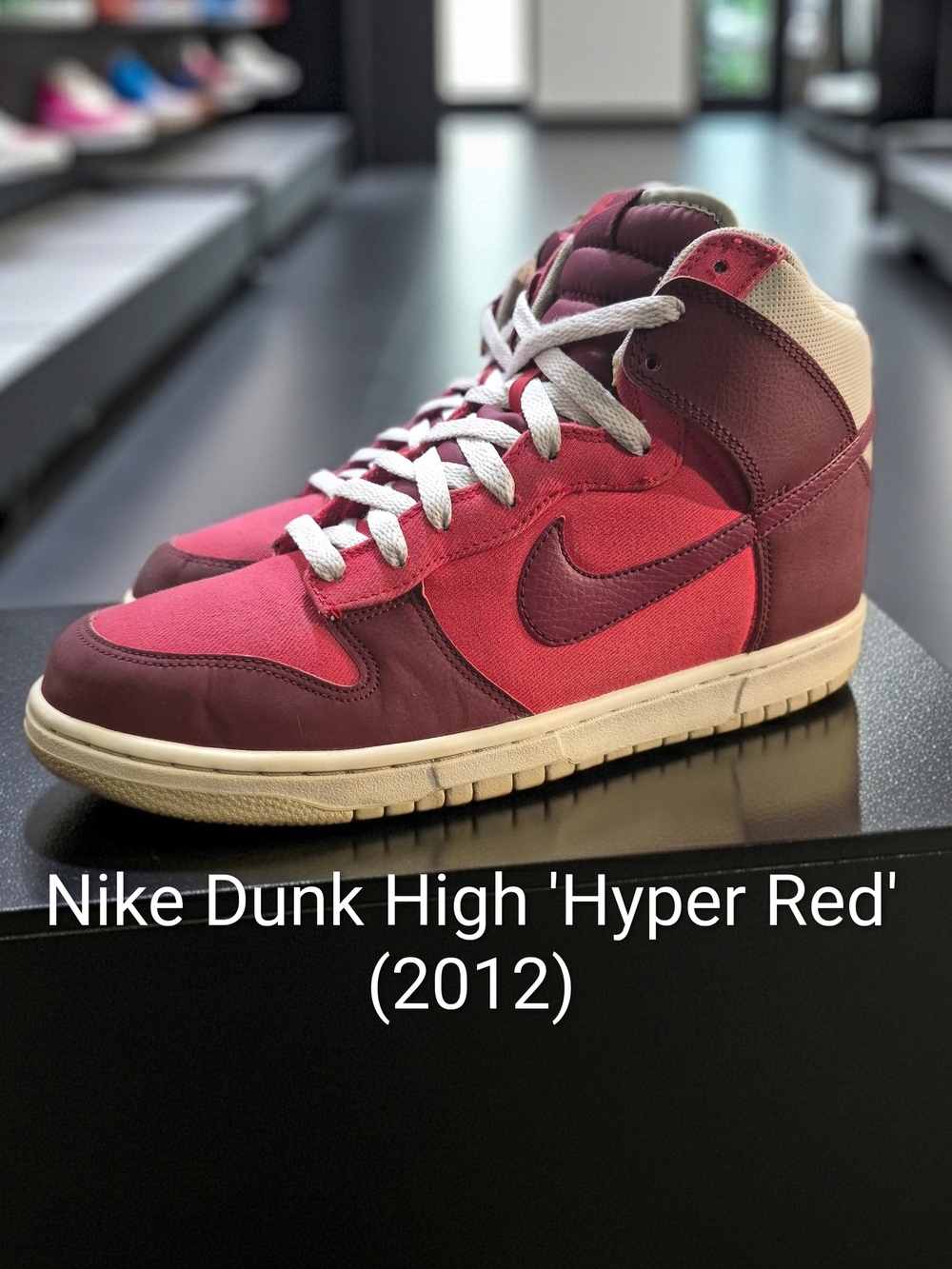 Nike Dunk High Rare 'Hyper Red' (2012) M10/W11.5 EUC